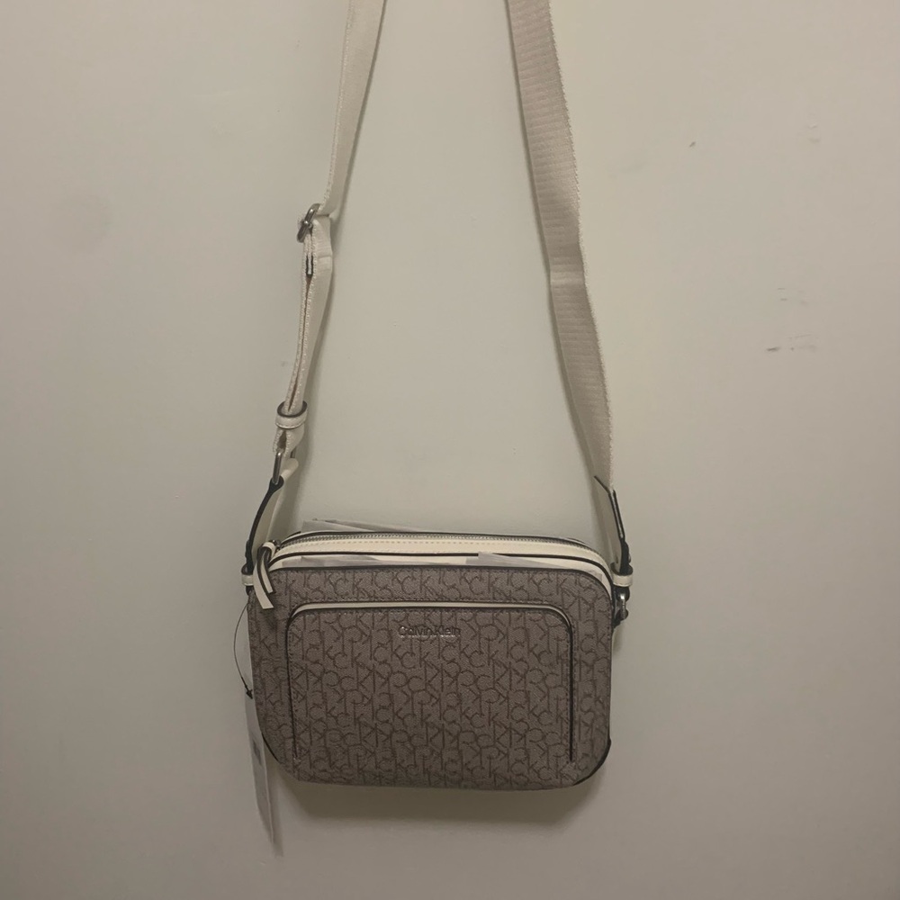 Calvin Klein Beige and White Crossbody Bag - Picture 2 of 9